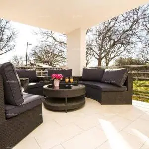 Kuća sa 3 Stana i velikom vrtom u Ližnjanu