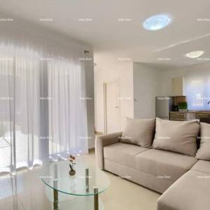 Kuća sa 3 Stana i velikom vrtom u Ližnjanu