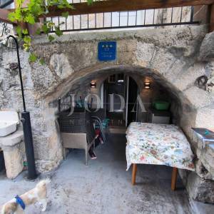 Kuća sa dva adaptirana apartmana