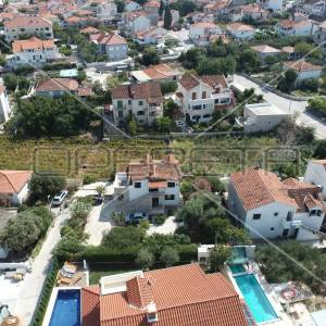 Kuća sa očaravajućim pogledom na more, 200 m2, Supetar, Brač