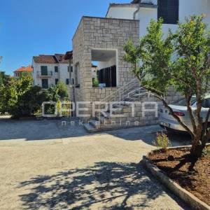 Kuća sa očaravajućim pogledom na more, 200 m2, Supetar, Brač