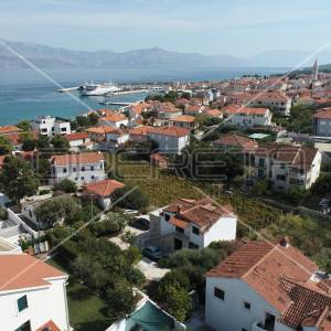 Kuća sa očaravajućim pogledom na more, 200 m2, Supetar, Brač