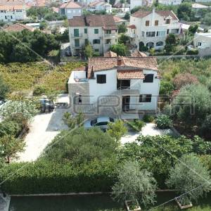 Kuća sa očaravajućim pogledom na more, 200 m2, Supetar, Brač