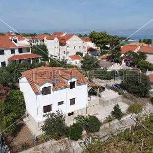 Kuća sa očaravajućim pogledom na more, 200 m2, Supetar, Brač