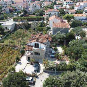 Kuća sa očaravajućim pogledom na more, 200 m2, Supetar, Brač