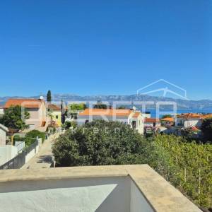 Kuća sa očaravajućim pogledom na more, 200 m2, Supetar, Brač