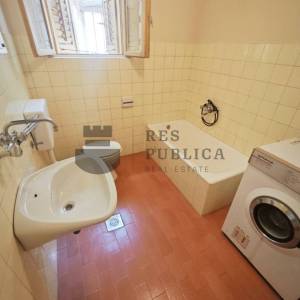 KUĆA SA RUŠEVINOM U MIRNOM DIJELU PELJEŠCA