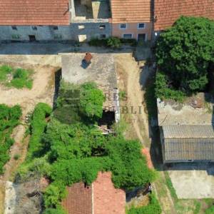 KUĆA SA RUŠEVINOM U MIRNOM DIJELU PELJEŠCA