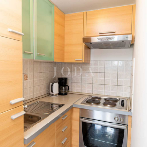 Kuća sa tri apartmana na top lokaciji