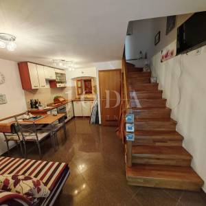 Kuća u centru s parkingom