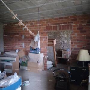 Kuća u Marčani sa velikom parcelom.