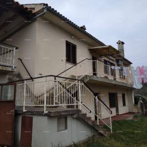 Kuća u Marčani sa velikom parcelom.