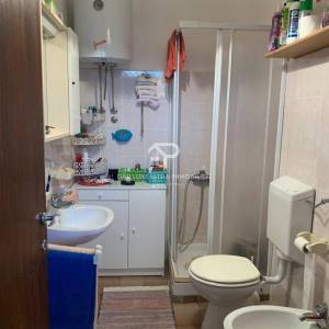 Kuća u nizu okolica Rovinja pogled  na more za adaptaciju 