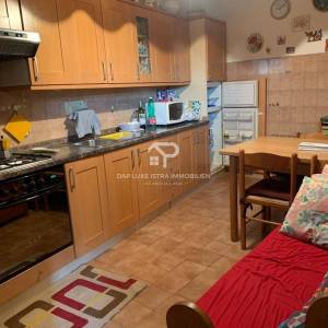 Kuća u nizu okolica Rovinja pogled  na more za adaptaciju 