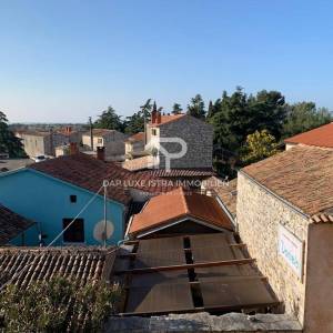 Kuća u nizu okolica Rovinja pogled  na more za adaptaciju 