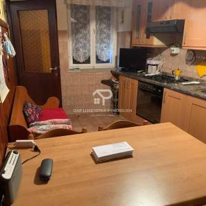 Kuća u nizu okolica Rovinja pogled  na more za adaptaciju 