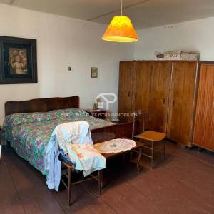 Kuća u nizu okolica Rovinja pogled  na more za adaptaciju 