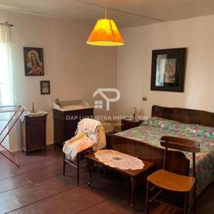 Kuća u nizu okolica Rovinja pogled  na more za adaptaciju 