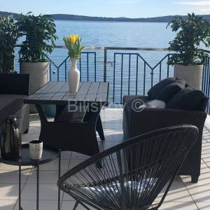 Kuća u nizu, PRVI RED DO MORA, Kaštel Kambelovac, prodaja