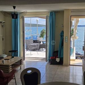 Kuća u nizu, PRVI RED DO MORA, Kaštel Kambelovac, prodaja