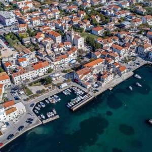 Kuća u nizu, PRVI RED DO MORA, Kaštel Kambelovac, prodaja