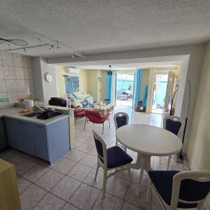 Kuća u nizu, PRVI RED DO MORA, Kaštel Kambelovac, prodaja