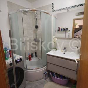 Kučine prodaja trosoban stan 108 m2, parking 16 m2, 2. kat