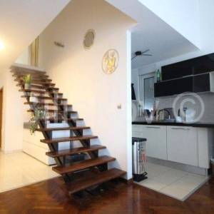 Kučine prodaja trosoban stan 108 m2, parking 16 m2, 2. kat