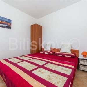 Kvalitetno građena i opremljena kuća, Rogoznica, prodaja