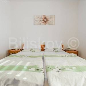 Kvalitetno građena i opremljena kuća, Rogoznica, prodaja