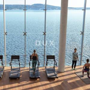 KVARNER RIVIERA – stan od 48m² u ekskluzivnom resortu, prvi red do mora s privatnom plažom