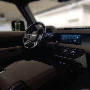 Land Rover Defender 110 X-DYNAMIC S 3.0D 250HP MHEV AWD A8