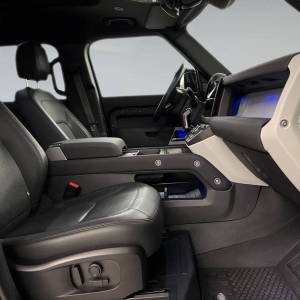 Land Rover Defender 3.0 AWD MHEV 