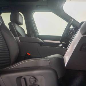 Land Rover Discovery DYNM SE 3.0D I6 250HP AWD A8