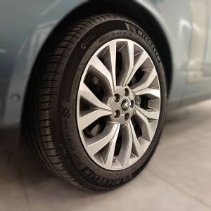 Land Rover Range Rover AUTOBIOGRAPHY 2.0T PHEV 404HP 4WD A8 LWB