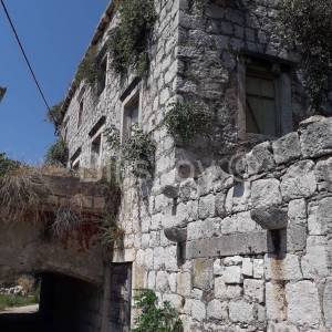 Lastovo, stara kamena kuća za renoviranje, prodaja