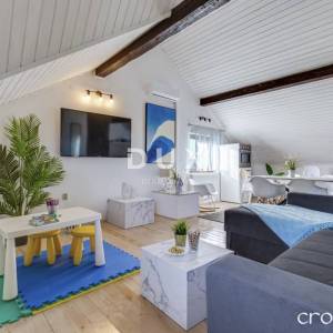 LIKA, PLITVIČKA JEZERA - Renovirana kuća s bazenom u prirodi