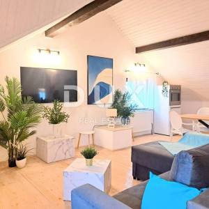 LIKA, PLITVIČKA JEZERA - Renovirana kuća s bazenom u prirodi