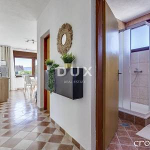 LIKA, PLITVIČKA JEZERA - Renovirana kuća s bazenom u prirodi