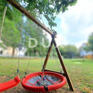 LIKA, PLITVIČKA JEZERA - Renovirana kuća s bazenom u prirodi