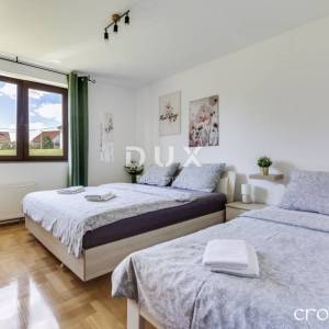 LIKA, PLITVIČKA JEZERA - Renovirana kuća s bazenom u prirodi