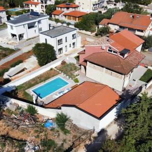 Ližnjan – Apartmanska kuća s bazenom, 460 m².