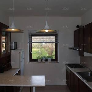 Ližnjan – Prostrana obiteljska kuća s velikim potencijalom