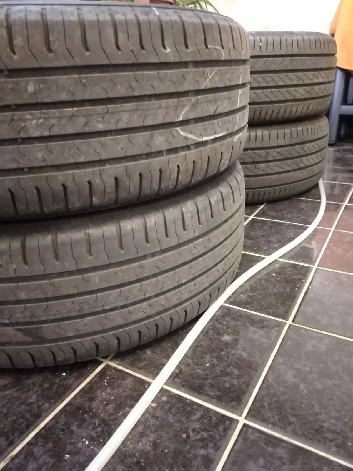 Ljetne gume 215 55 18