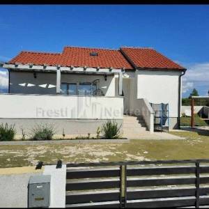 LJUBAČ-PREKRASNA NOVA KUĆA-POGLED NA MORE!