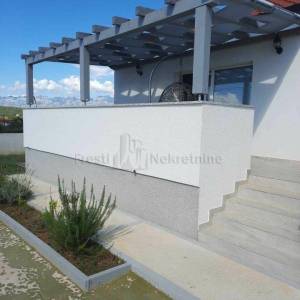 LJUBAČ-PREKRASNA NOVA KUĆA-POGLED NA MORE!