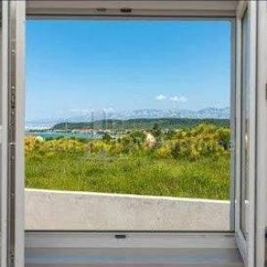 LJUBAČ-PREKRASNA NOVA KUĆA-POGLED NA MORE!