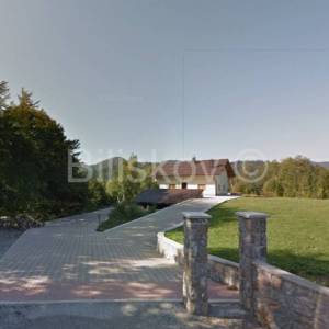 Lokve, imanje uz obalu Lokvarskog jezera.