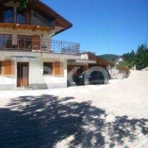 Lokve, imanje uz obalu Lokvarskog jezera.