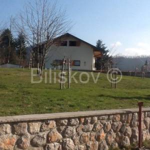 Lokve, imanje uz obalu Lokvarskog jezera.